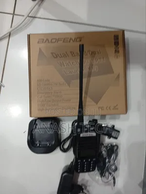 Baofeng Uv-82 Walkie Talkie 5 Kilometres Range New