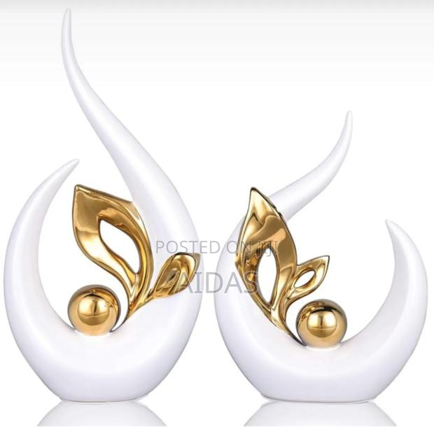 Elegant Ceramic Decorative Set – Gold White Modern Art