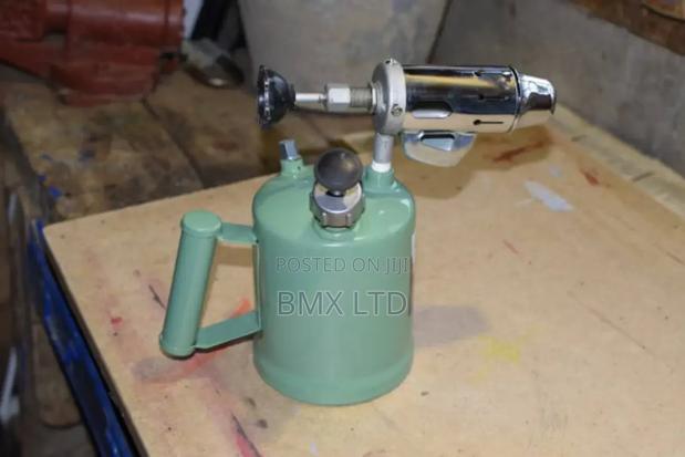 Soldering and Heating Torch With Adjustable Flame Strength