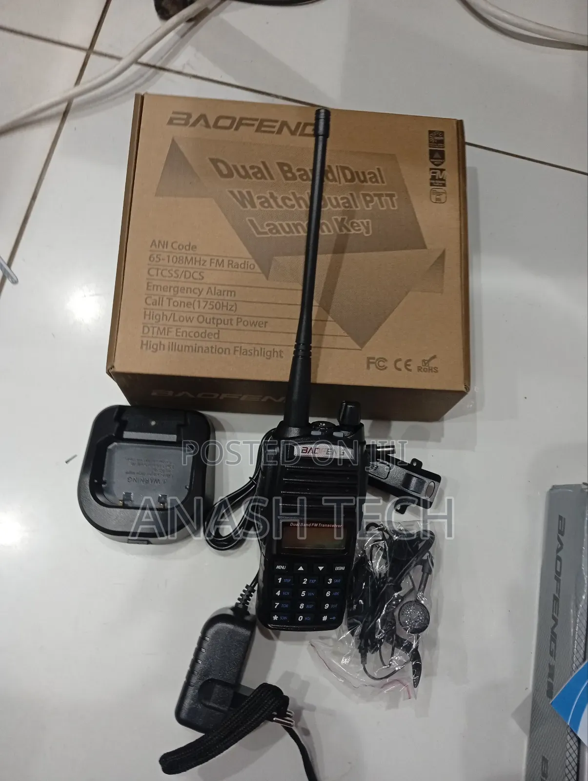 Baofeng Uv-82 Dual Band Handheld Transceiver Walkie Talkie