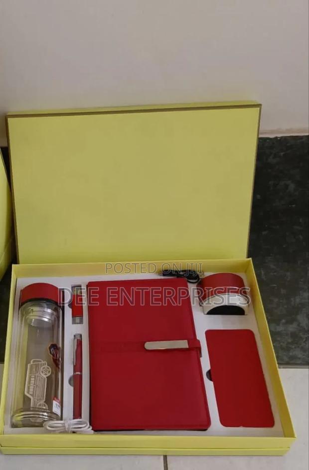 6in1 Corporate Luxurious Gift Pack - thumbnail 3