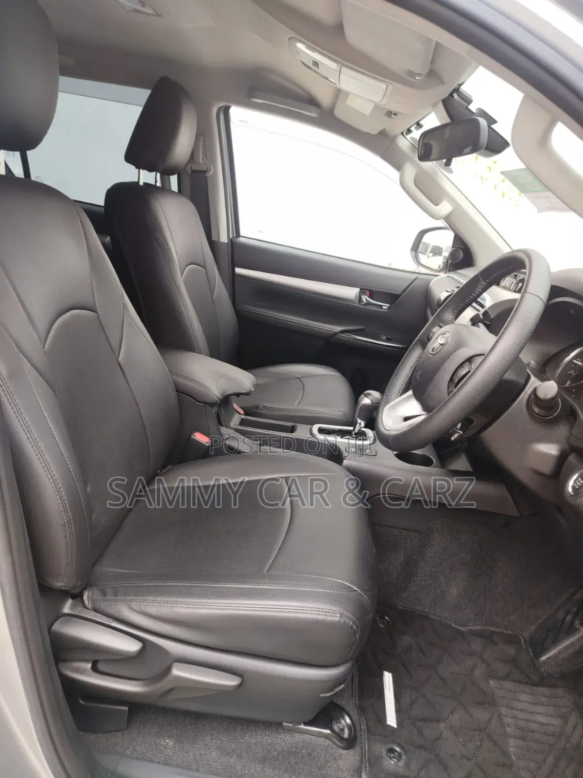 Toyota Hilux 2020 Silver
