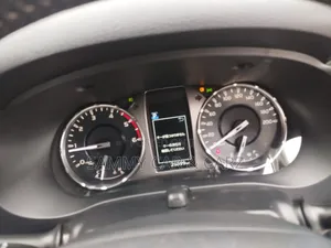 Toyota Hilux 2020 Silver