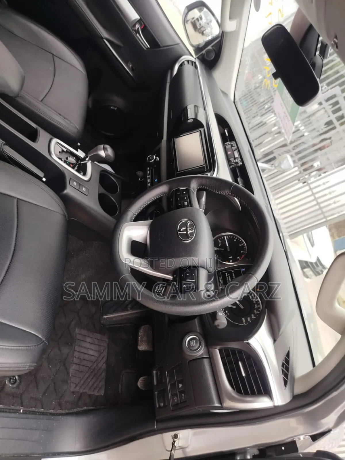 Toyota Hilux 2020 Silver