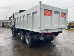 Ud Quester Tipper 10 Wheeler