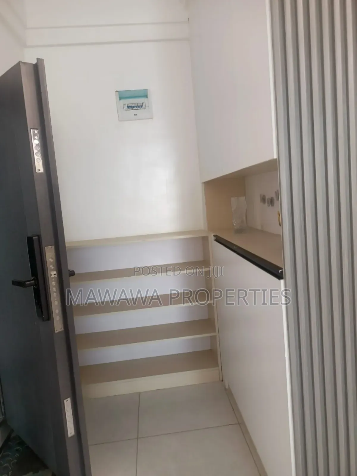 3bdrm Apartment in Gateway Mall, Syokimau for sale