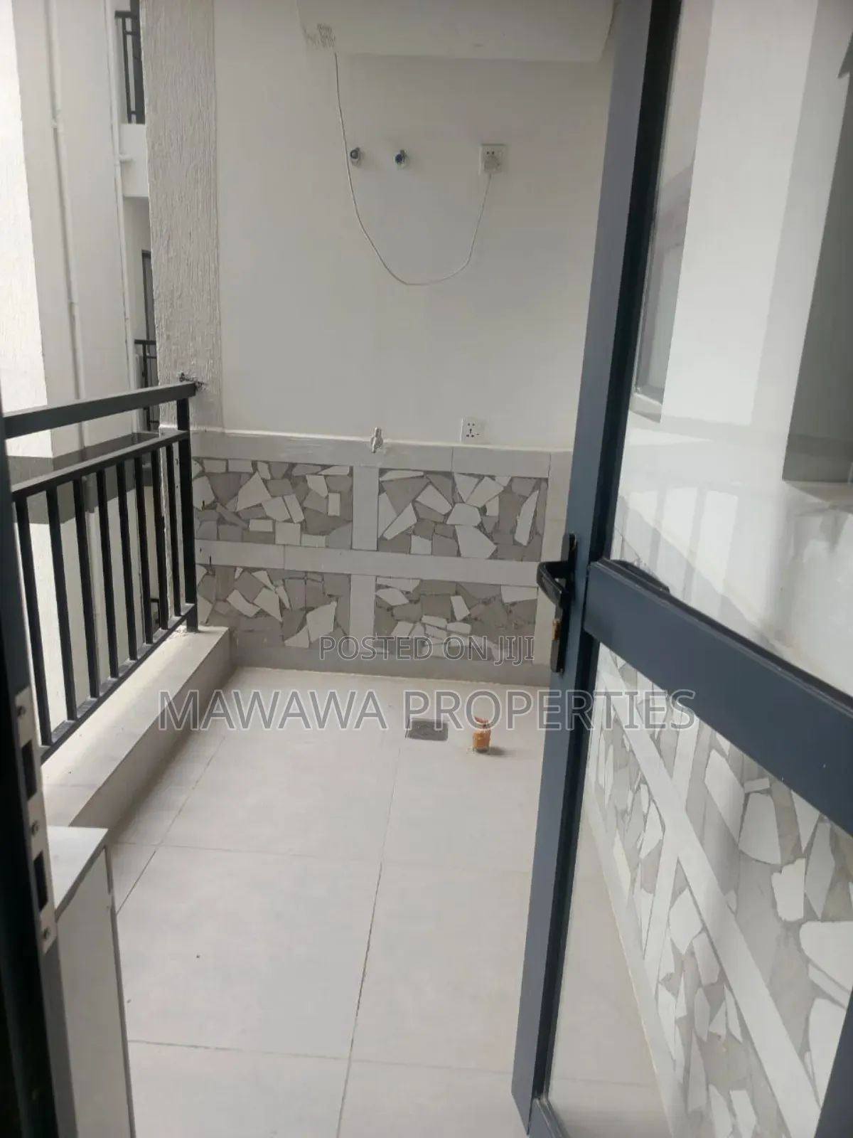3bdrm Apartment in Gateway Mall, Syokimau for sale