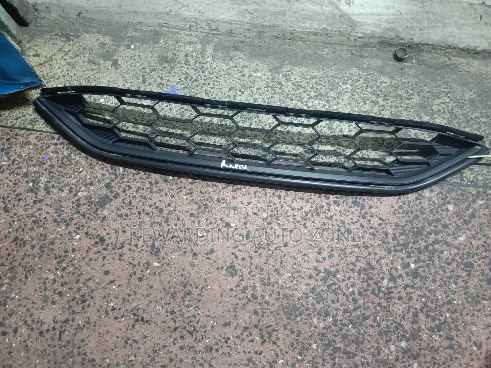 Honda Vezel Lower Bumper Grille