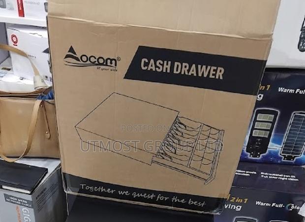 Epos Cash Drawer Box 5 Seamlessly With Point of Sale System