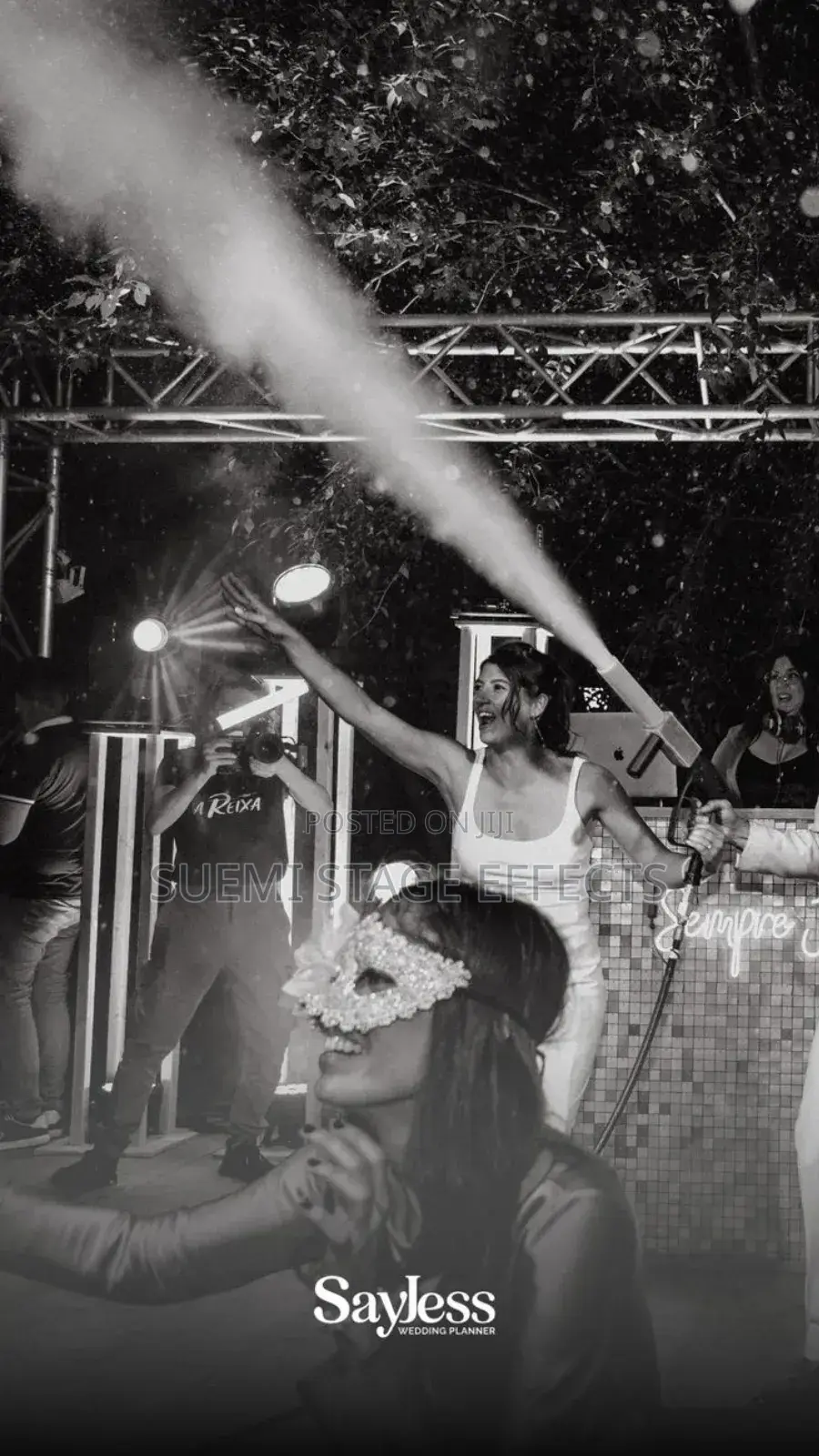 Smoke Gun for Weddings – Grand Entrances First Dances