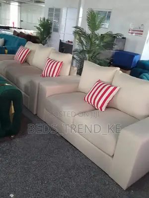Classy Comfy 5 Seater Sofa 3,2 With Throw Pillows