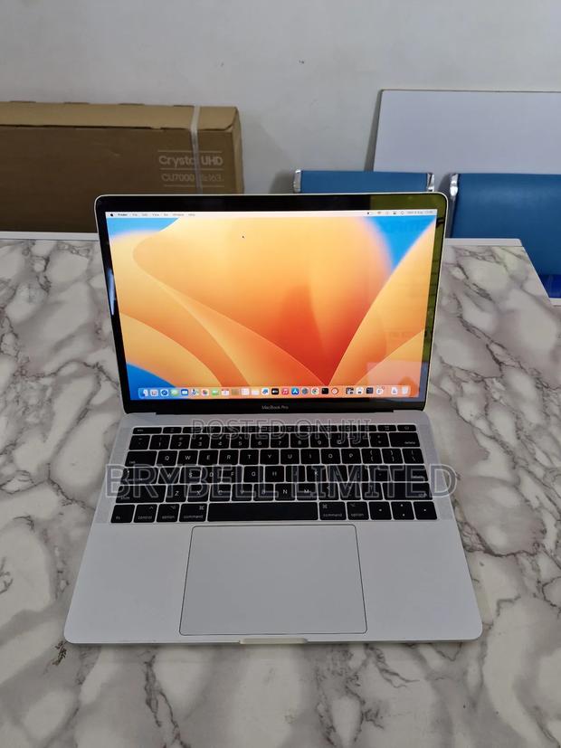 Laptop Apple MacBook Pro 2017 8GB Intel Core I5 SSD 256GB
