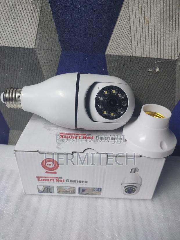 Single Lens V380 Bulb Camera Indoor and Outdoor Usage - main view