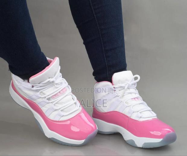 Air Jordan 11 - thumbnail 4