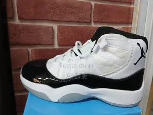 Air Jordan 11