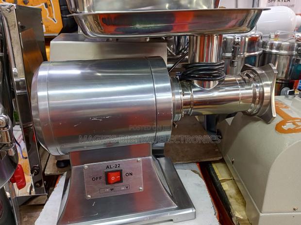 Highly Noted Al22 Electric Meat Mincer Machine - main view