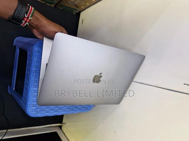 Laptop Apple MacBook 2016 8GB Intel Core I5 SSD 256GB - thumbnail 2