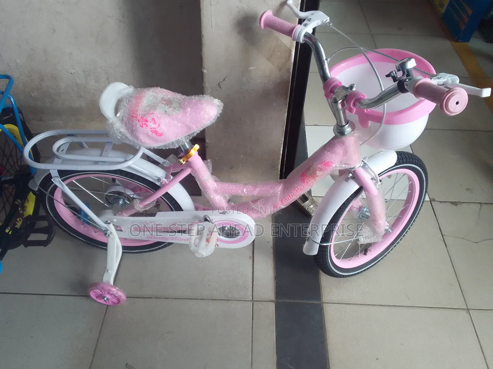 Size 16 With Training Wheels for Girls(4 to 7yrs)