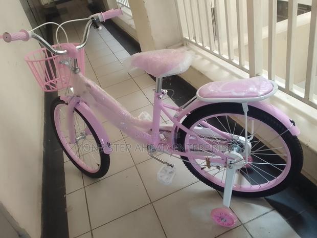 Size 20 Girls Bike Upto 12yrs With Training Wheels