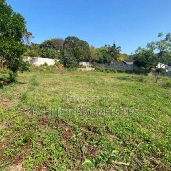 10 Plots for Sale at Kinanie