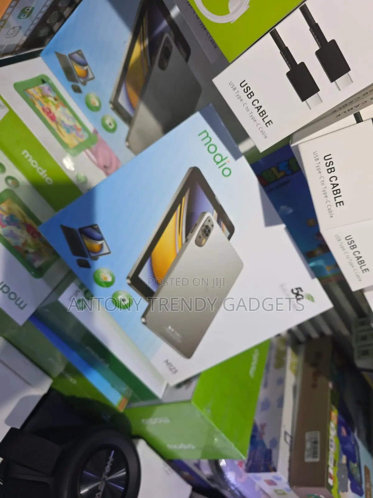Modio M123 8-Inch Tablet With Keyboard Mouse