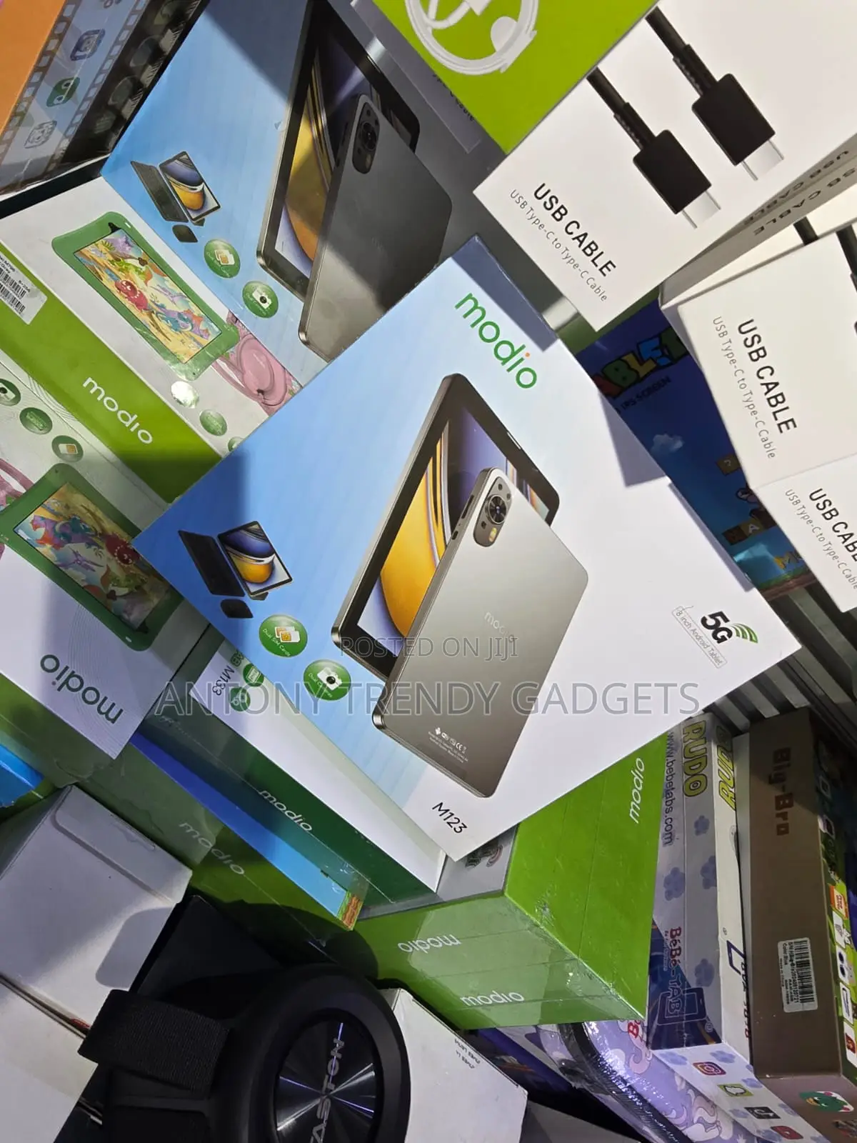 Modio M123 8-Inch Tablet With Keyboard Mouse