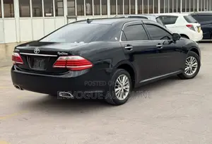 Toyota Crown 2011 Black