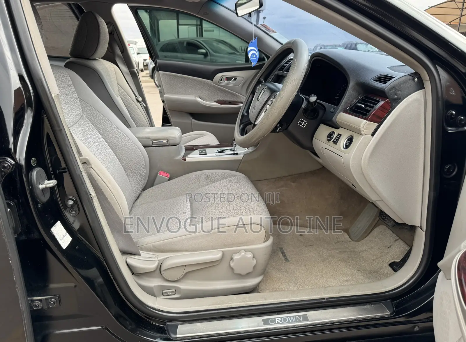 Toyota Crown 2011 Black