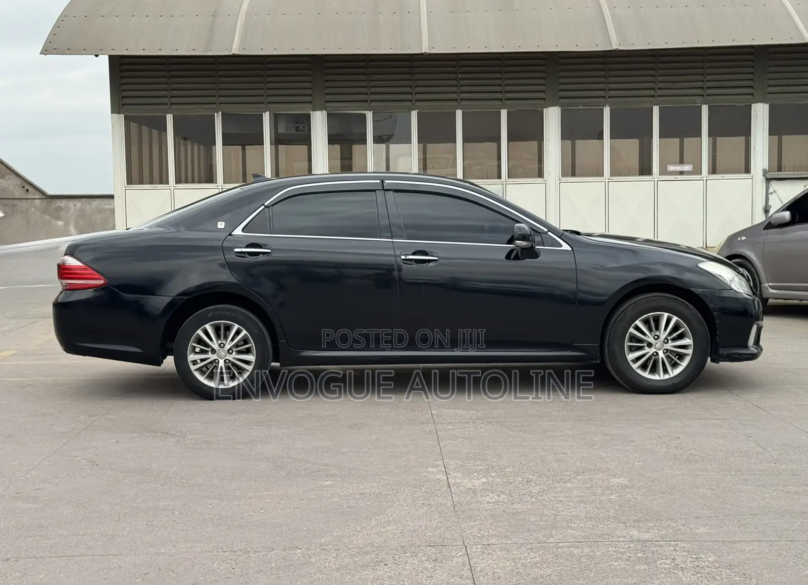 Toyota Crown 2011 Black