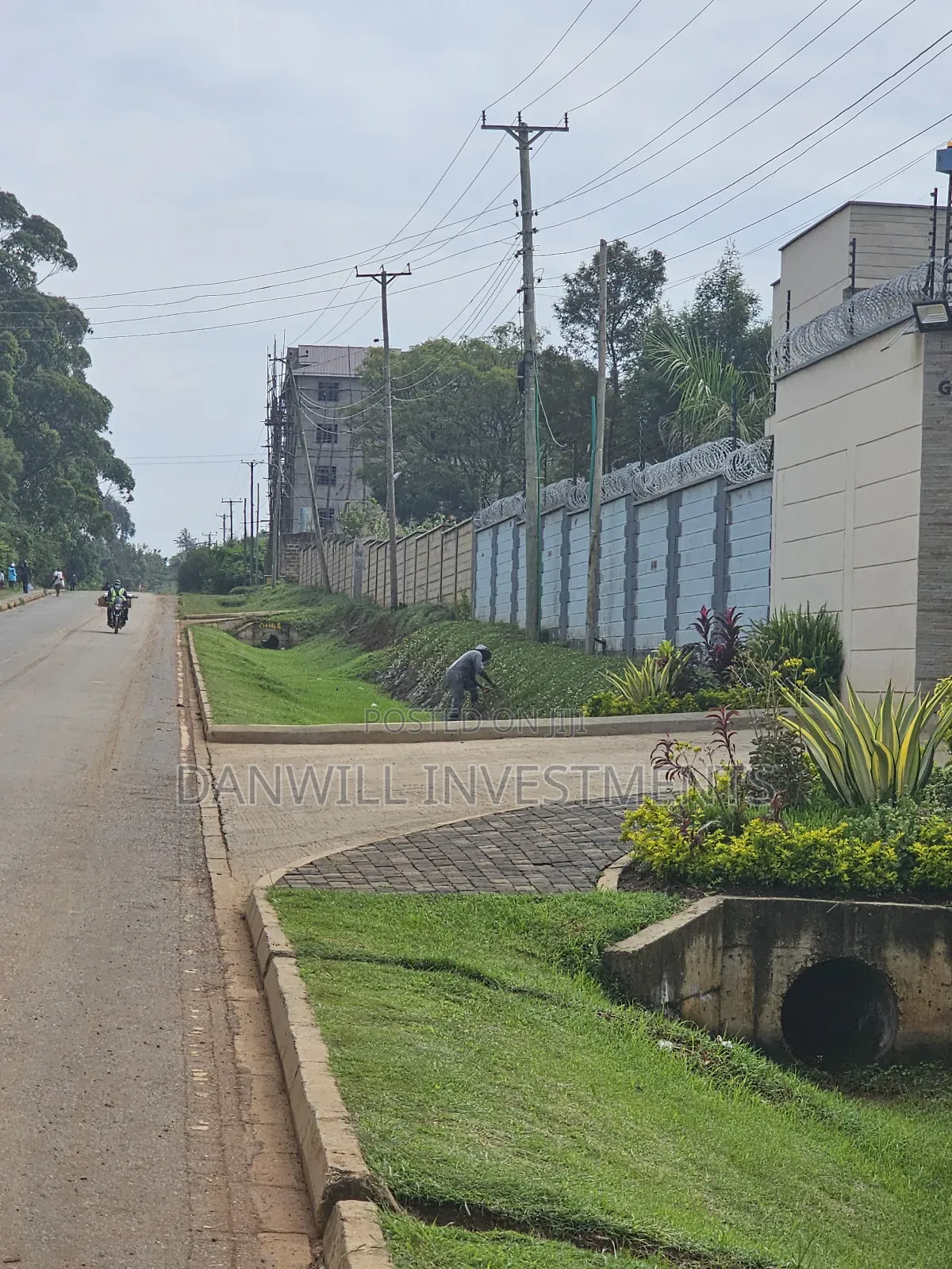 1⁄4 Plots Ideal for Villas Near Rupas Mall