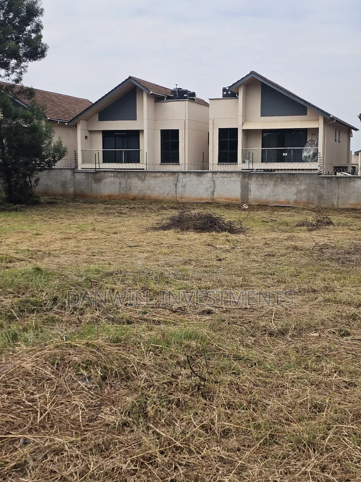 1⁄4 Plots Ideal for Villas Near Rupas Mall