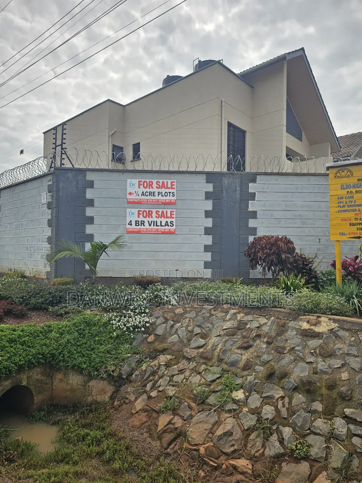 1⁄4 Plots Ideal for Villas Near Rupas Mall