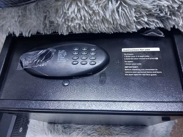 Tore Protect Cash, Documents, Jewelry, And Other Valuables. - main view