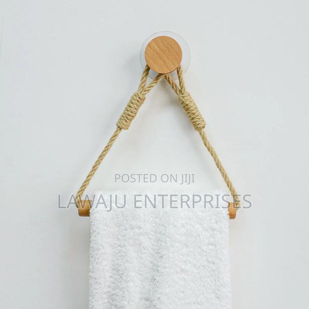 Tissue Holder