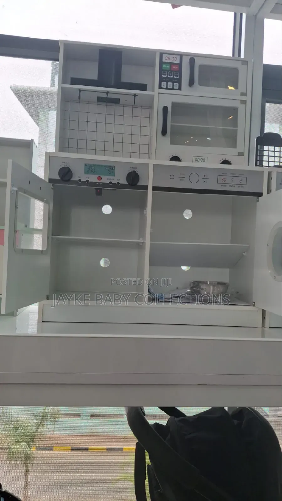 White Wooden Kids Kitchen Set With Water Lights