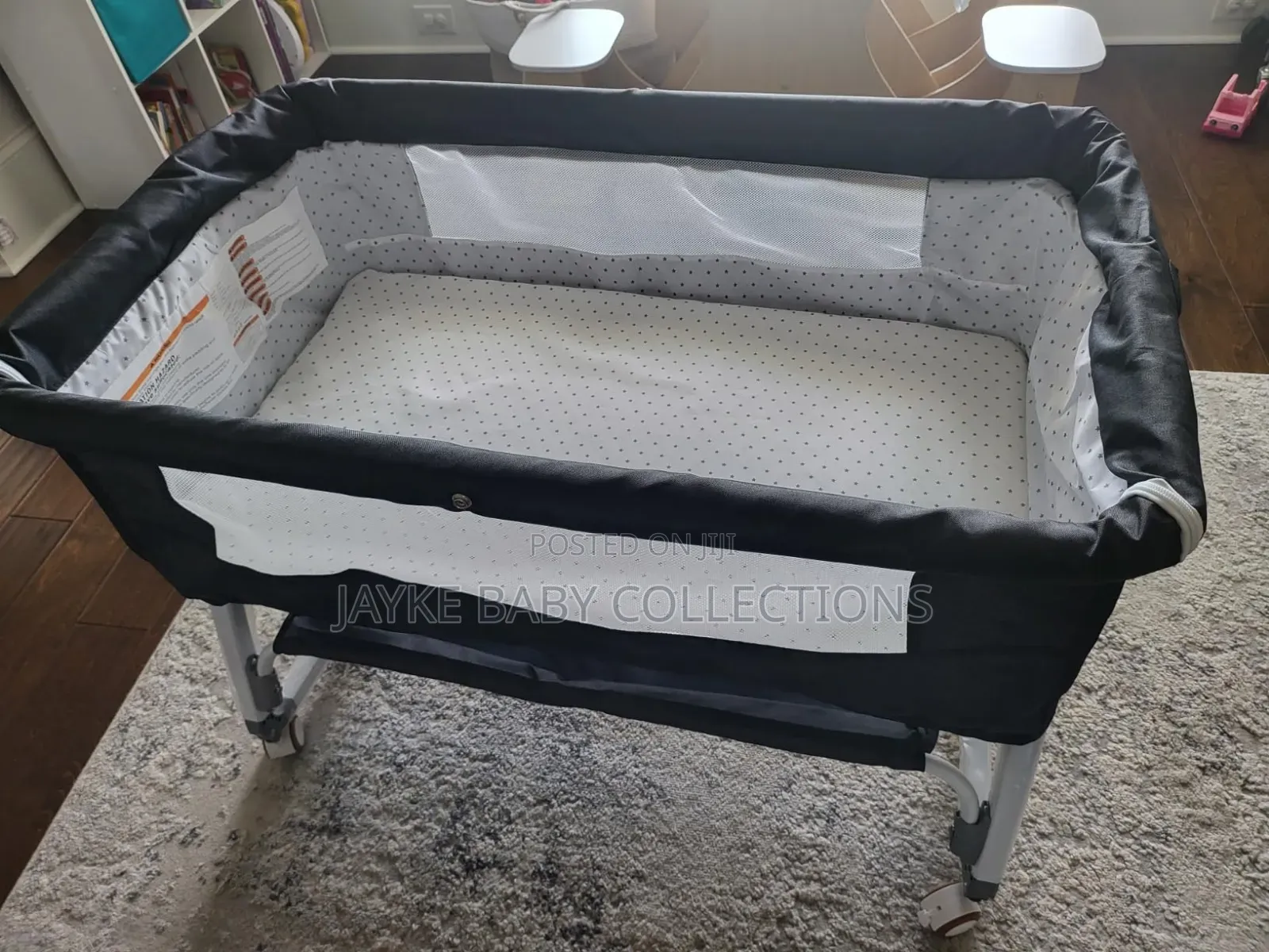 3-in-1 Baby Bassinet Bedside Sleeper With Canopy
