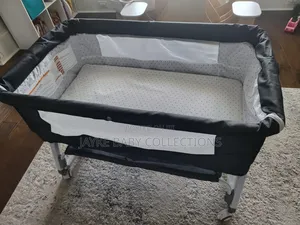 3-in-1 Baby Bassinet Bedside Sleeper With Canopy