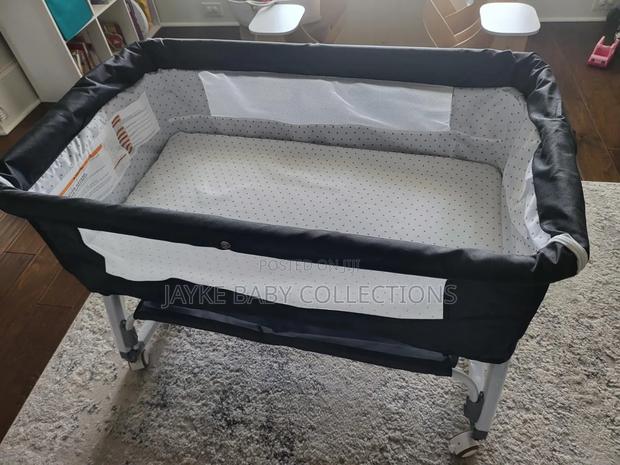 3-in-1 Baby Bassinet Bedside Sleeper With Canopy - thumbnail 5