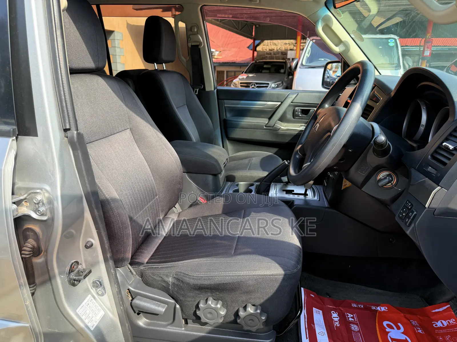 Mitsubishi Pajero V80 3.2 DI-D 2018 Gray