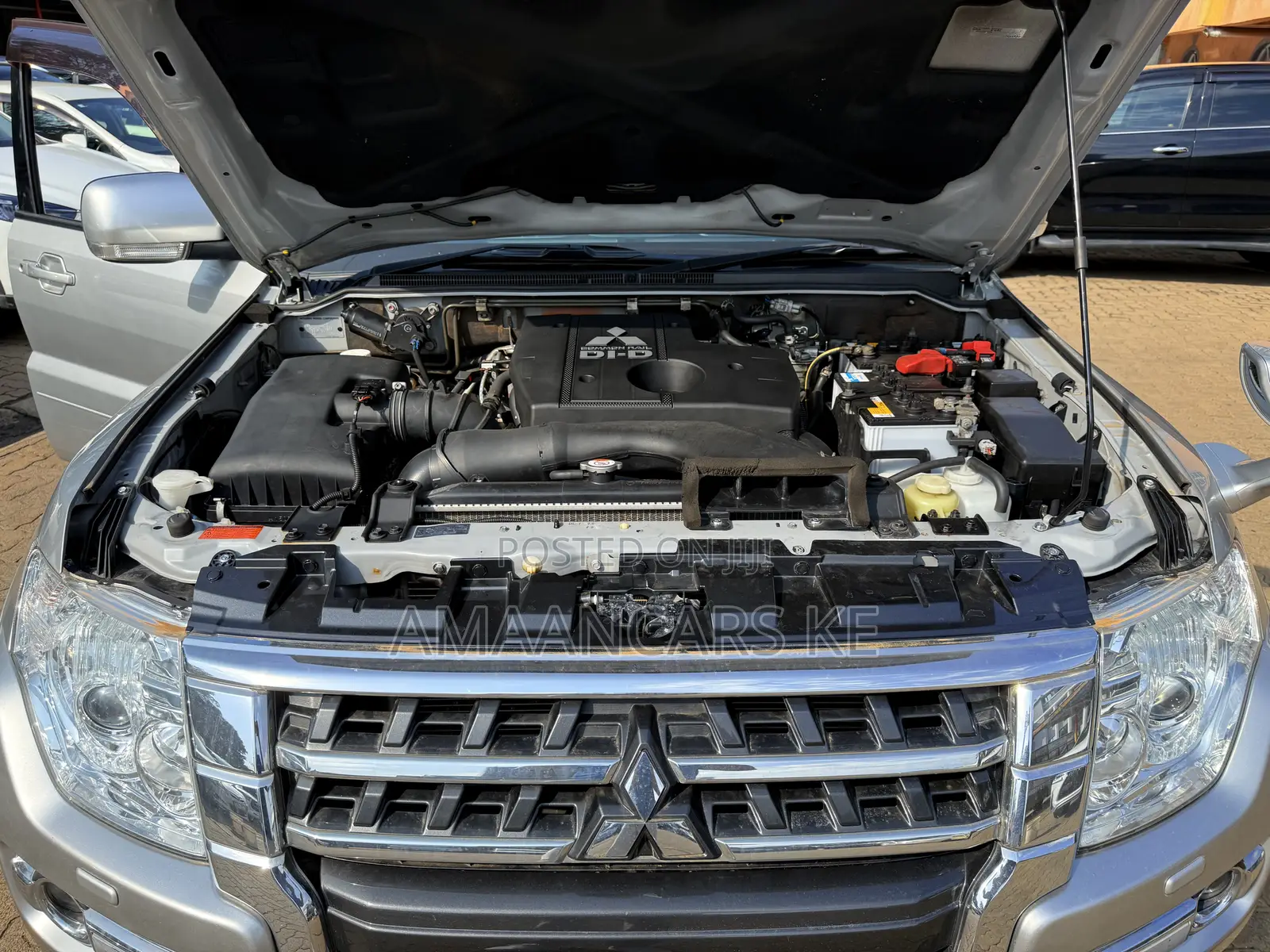 Mitsubishi Pajero V80 3.2 DI-D 2018 Gray
