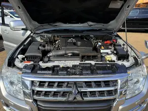 Mitsubishi Pajero V80 3.2 DI-D 2018 Gray
