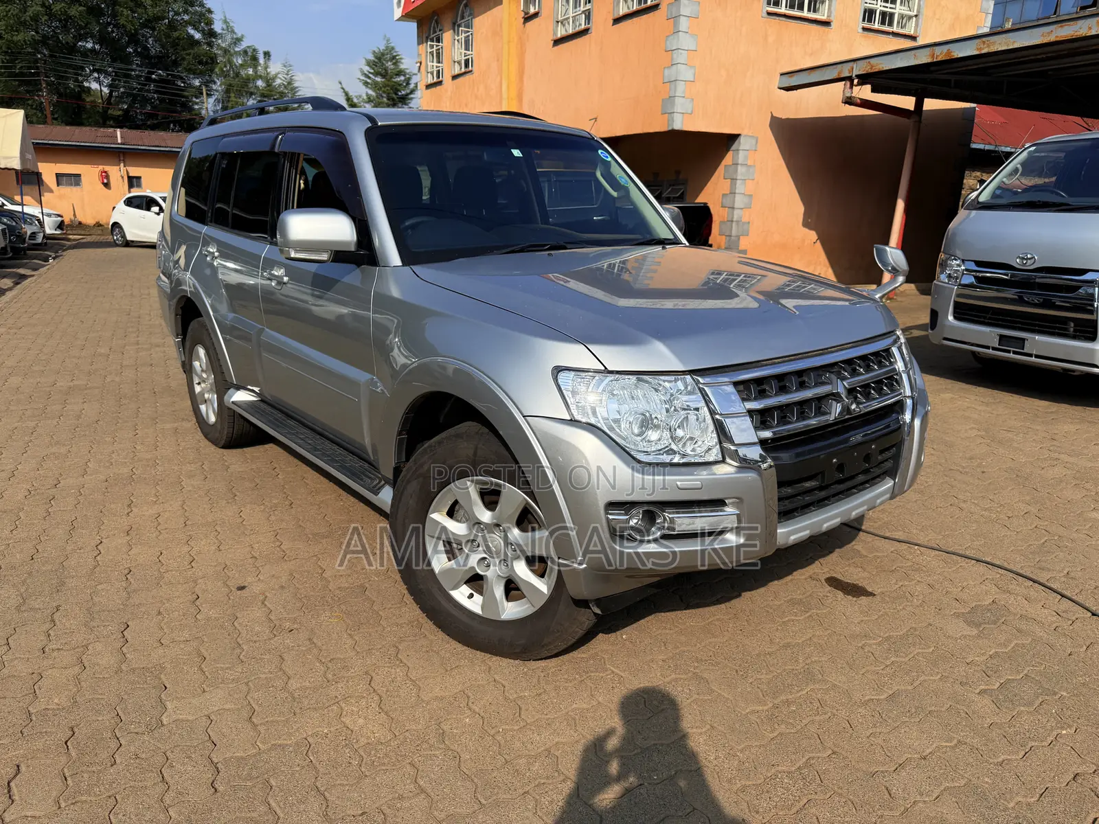 Mitsubishi Pajero V80 3.2 DI-D 2018 Gray