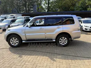 Mitsubishi Pajero V80 3.2 DI-D 2018 Gray