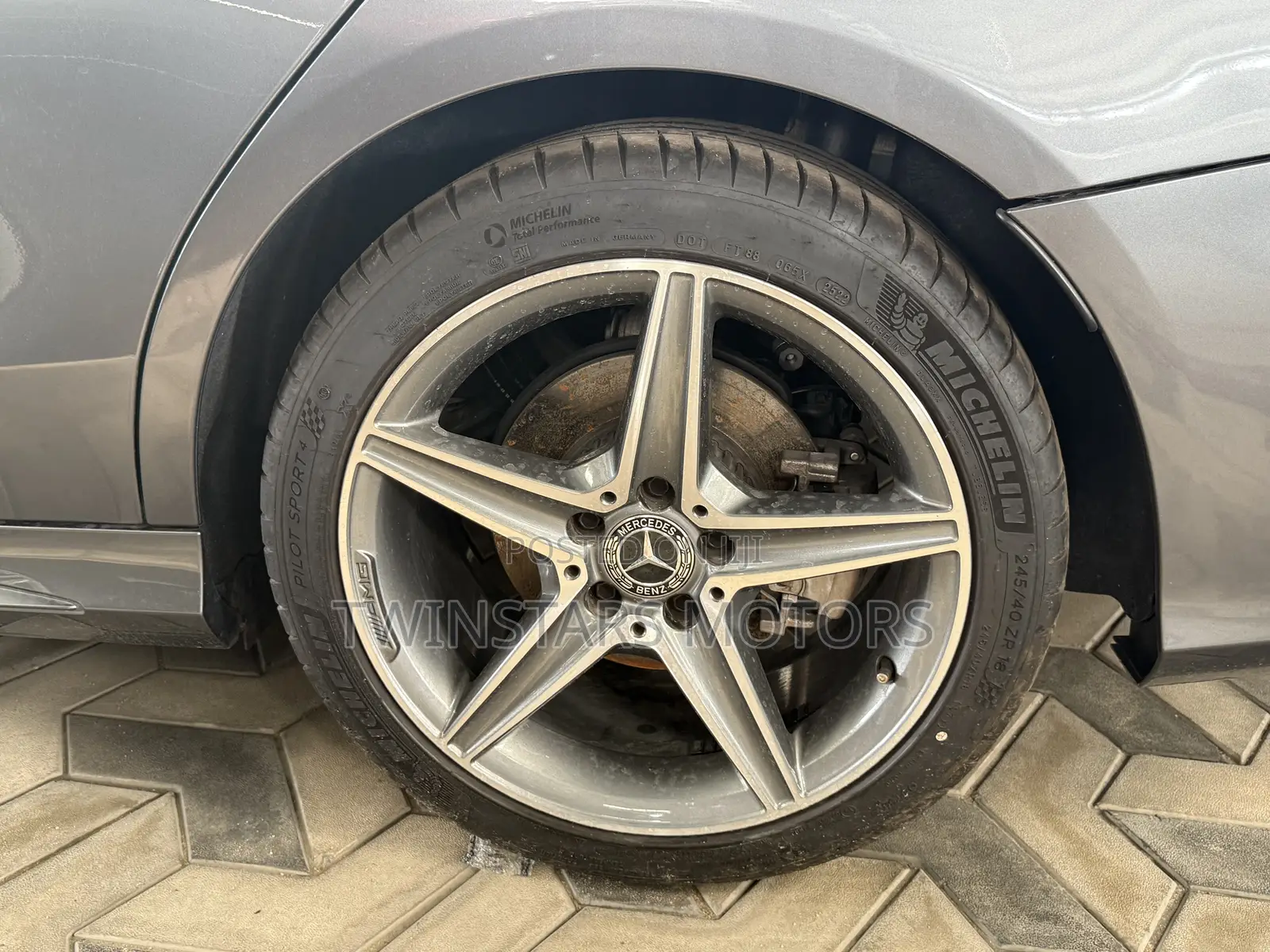 Mercedes-Benz C200 2018 Gray
