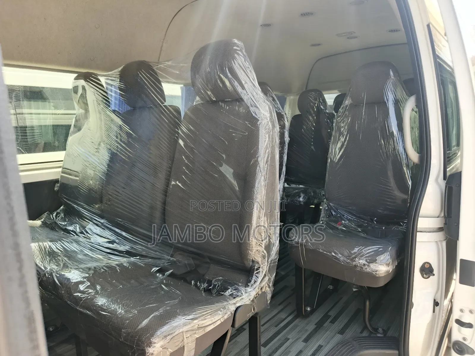 Toyota HiAce 2019 White