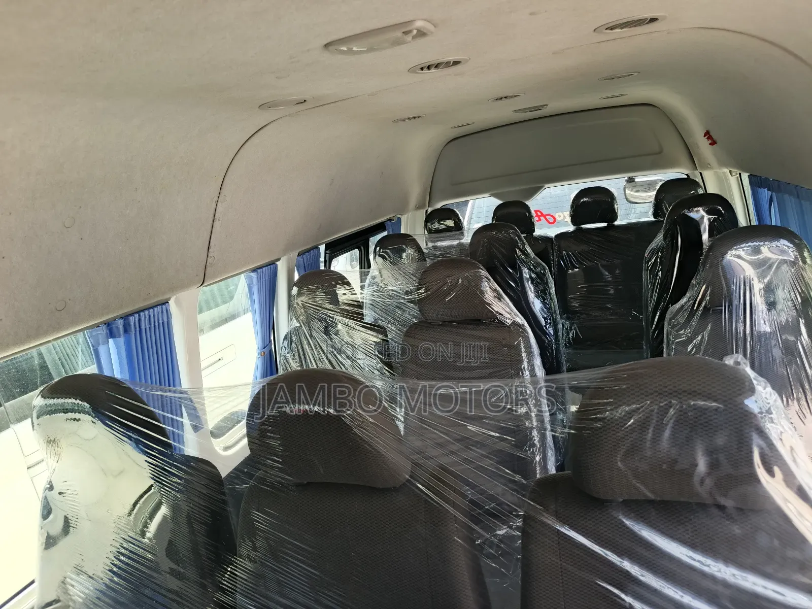 Toyota HiAce 2019 White
