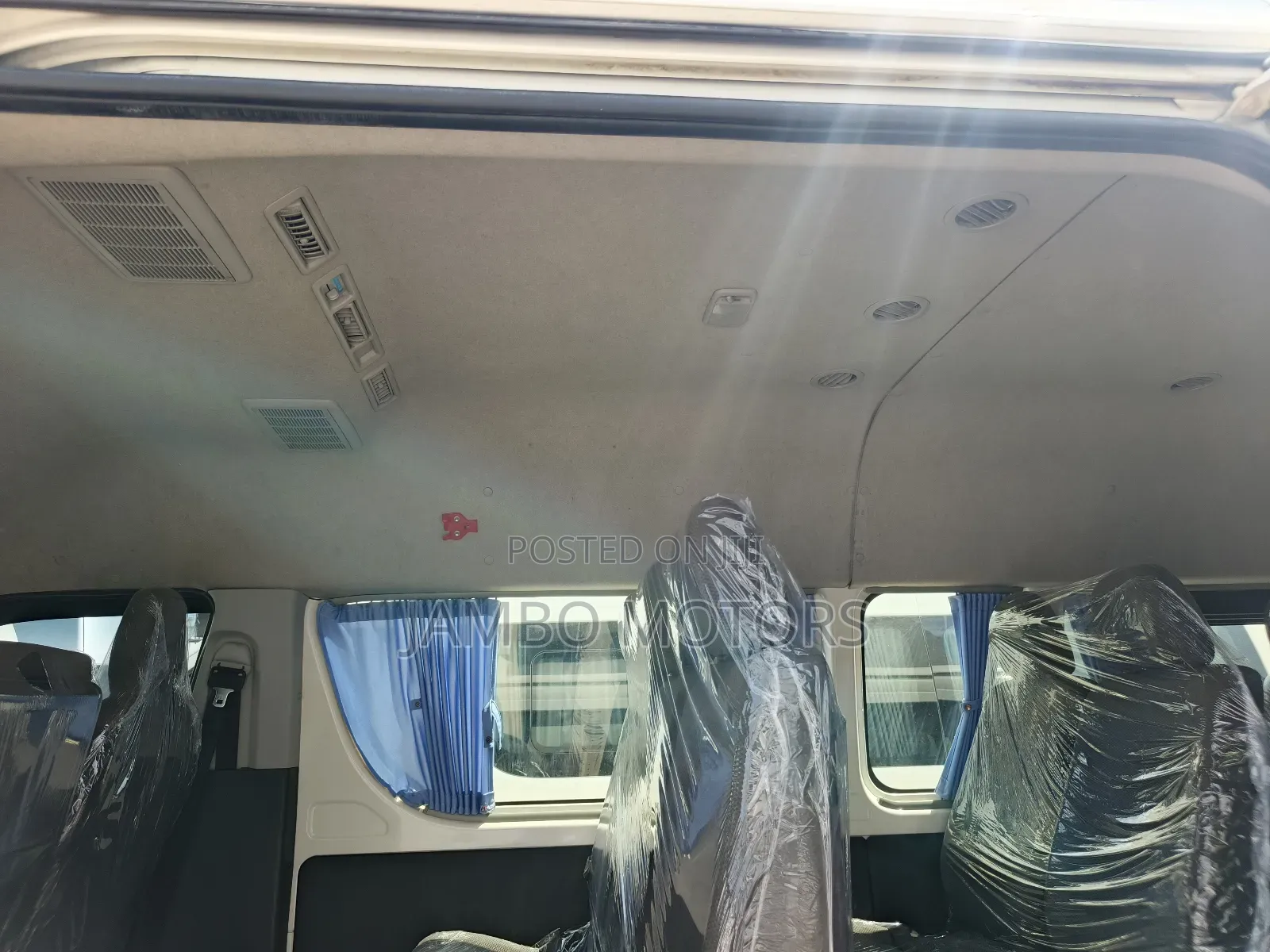 Toyota HiAce 2019 White