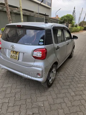 Toyota Passo 1.0 AWD 2015 Black