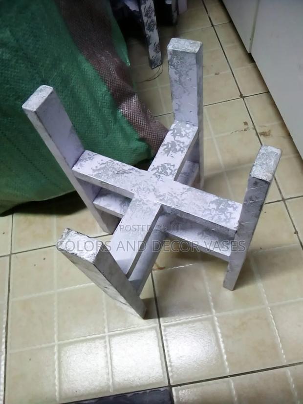 White Flowered Stand Home Decor - main view