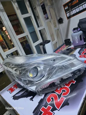 Vitz 2015 To 2018 Clear Headlight Xenon 302-303